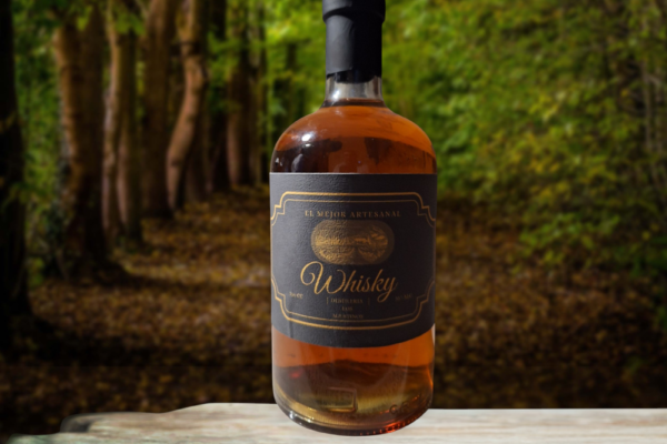Descubre la pasión en cada gota: Nuestro Whisky Artesanal Los Agustinos